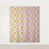 Geometric Diamond Pattern in Pink and Olive Green タペストリー (正面)
