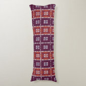 Geometric Ethnic Pattern Body Pillow – Burgundy Re ボディピロー (正面縦)