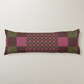 Geometric Ethnic Pattern Body Pillow – Burgundy Re ボディピロー (正面)