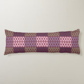Geometric Ethnic Pattern Body Pillow – Burgundy Re ボディピロー (正面)