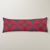 Geometric Ethnic Pattern Body Pillow – Burgundy Re ボディピロー (正面)