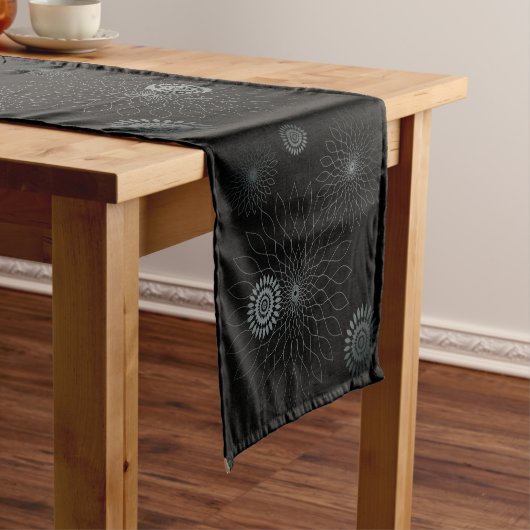 Geometric Flower〜ブラック〜 ショートテーブルランナー (インサイチュ)