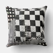 Geometric Glitch Collage Checker Pattern クッション (裏面)