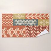 Geometric patchwork ornamental ethnic pattern バスタオル (バスタオル)