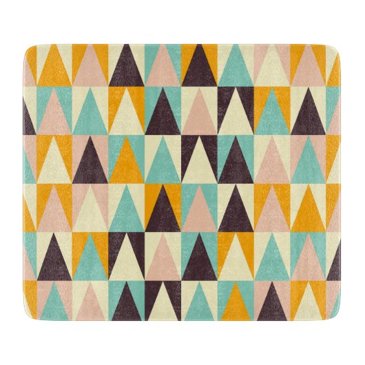 Geometric pattern of multi-colored triangles  カッティングボード (正面)