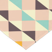 Geometric pattern overlapping diamonds & triangle ショートテーブルランナー (コーナー)
