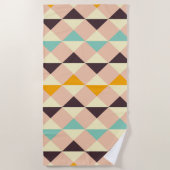 Geometric pattern overlapping diamonds & triangle ビーチタオル (正面)