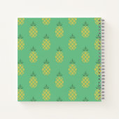 Geometric Pineapple Pattern on Green ノートブック (裏面)