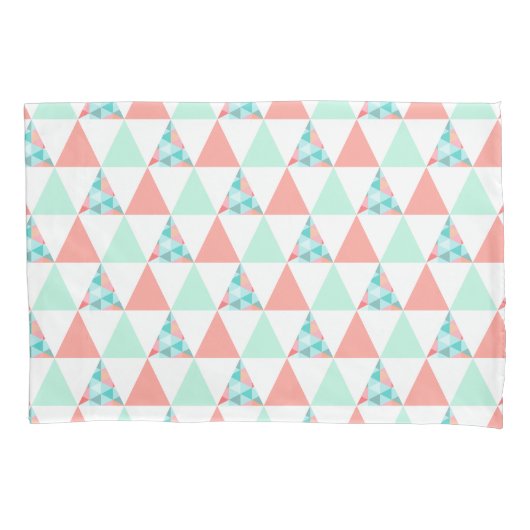 Geometric Triangles Mint Green Coral Pink Pattern 枕カバー (正面)