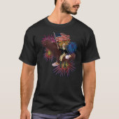 George Washington Riding an Eagle with a Flag 4th  Tシャツ (正面)
