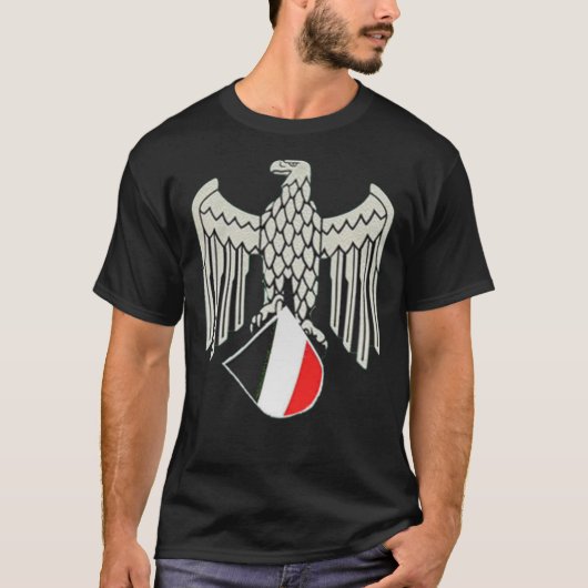 German Army helmet eagle Classic T-Shirt Tシャツ (正面)
