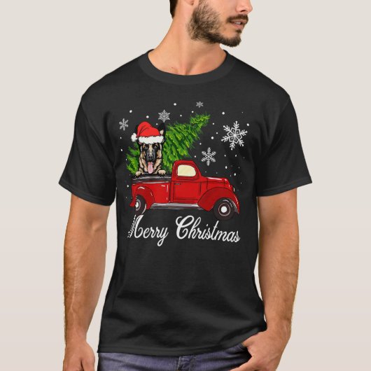 German Shepherd Dog Riding Red Truck Christmas Dec Tシャツ (正面)