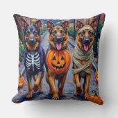 German Shepherd Dogs Trick-or-Treating Halloween クッション (正面)