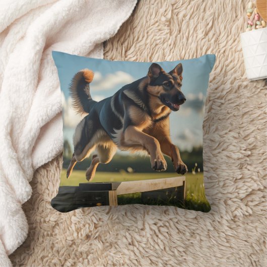 German Shepherd Elegant Throw Pillow クッション (ブランケット)