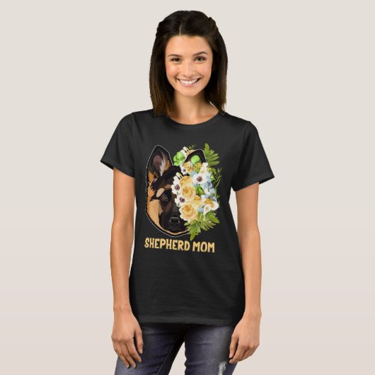 German Shepherd Mom Flowers Apparel Shepherd Mama  Tシャツ (正面フル)