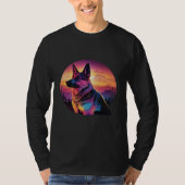 German Shepherd with a Nostalgic 80s Retrowave Aes Tシャツ (正面)