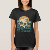 Get On Board Surfer Dog Retro Art -Bulldog Surfing Tシャツ (正面)