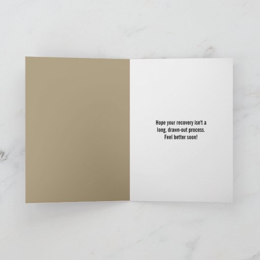 Get Well Soon Sick Giraffe On Bed Pillows カード (内部)