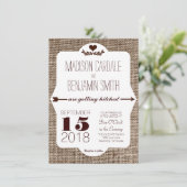 Getting Hitched Burlapプリント結婚式招待状 招待状 (スタンド正面)