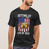Getting Lit This 4th Of July Day Drinking US Flag  Tシャツ (正面)