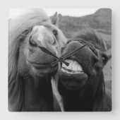 Gettyのイメージ|の微笑の馬 スクエア壁時計 (正面)