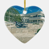 Gettyの中心の到着の広場 セラミックオーナメント (正面)