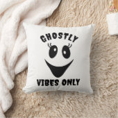 Ghost Face Ghostly Vibes Only Custom Halloween クッション (ブランケット)