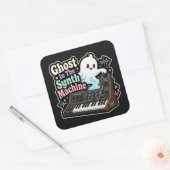 Ghost In The Synth Machine – Halloween Synth Nerd スクエアシール (封筒)