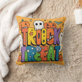 Ghostly Fun Halloween Vibes Vector Art クッション (ブランケット)