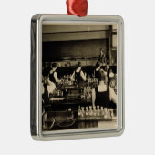 GIのためのロンドンの初等中学校の科学のレッスン メタルオーナメント (右)