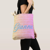 Gianna繰り返し名前のパターン トートバッグ (クローズアップ)