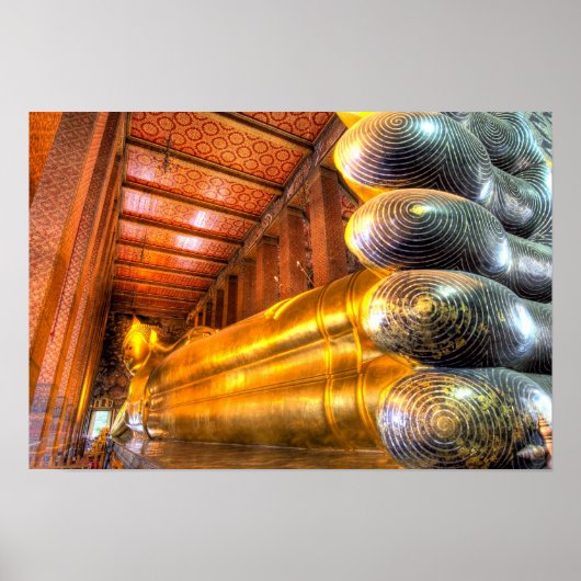Giant reclining Buddha inside temple, Wat Pho, ポスター (正面)