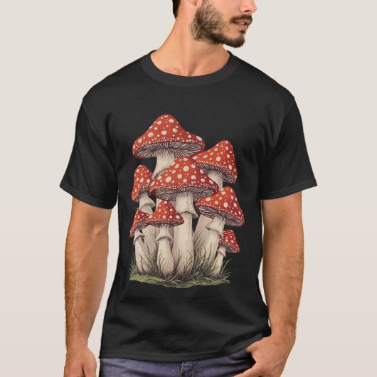 Giant Red Retro Mushrooms Cluster | Graphic Art Tシャツ (正面)