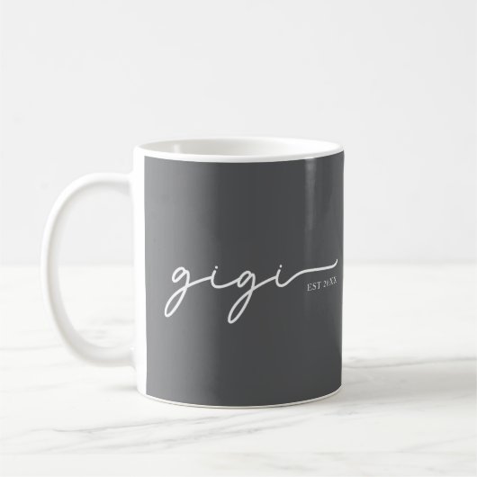 Gigi Est 20XX Mug – Personalized Grandma Gift      コーヒーマグカップ (左)