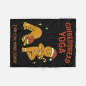 Gingerbread Yoga – Fun Holiday “find Your Inner Do フリースブランケット (正面(横))