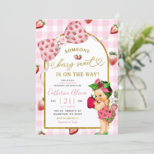 Gingham Bow Strawberry Spanish Baby Baby Shower 招待状 (スタンド正面)