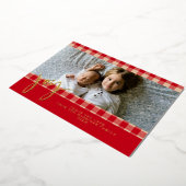Gingham Rustic Farmhouse Red Beige Christmas Photo 箔シーズンカード (回転した状態)