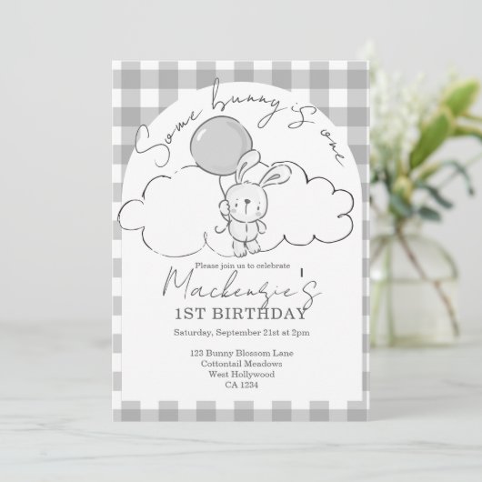 Gingham Some Bunny Is One Birthday Personalized 招待状 (スタンド正面)