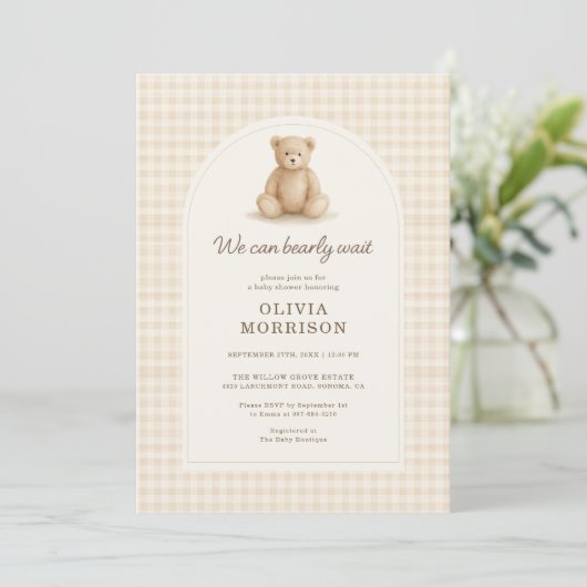 Gingham We Can Bearly Wait Baby Shower 招待状 (スタンド正面)