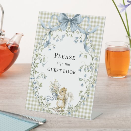 Gingham Woodland Squirrel Baby Shower Guest Book  台座サイン (インサイチュ)