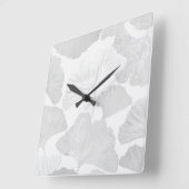 Ginkgo Leaves Soft Gray Dream 2 スクエア壁時計 (傾斜)