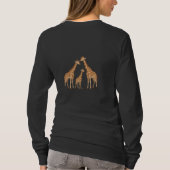 Giraffe Family Love – Heartwarming Wildlife Art  Tシャツ (裏面)