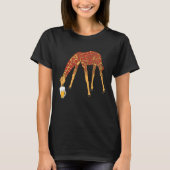 Giraffe   Giraffe Long Neck Drinking Beer Tシャツ (正面)