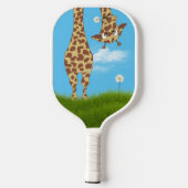 Giraffe in Grass with Daises ピックルボールラケット (裏面)