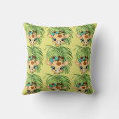 Giraffe in the Savanna Throw Pillow クッション (裏面)