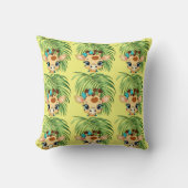 Giraffe in the Savanna Throw Pillow クッション (正面)
