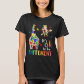 Giraffe Itu2019s Ok To Be Different Autism Awarene Tシャツ (正面)
