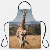 GIRAFFE SURROUNDED BY BROWN GRASS エプロン (正面)