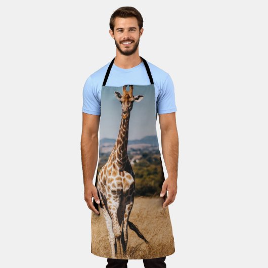 GIRAFFE SURROUNDED BY BROWN GRASS エプロン (着用した状態)
