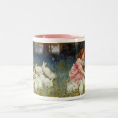 Girl feeding Rabbits ツートーンマグカップ (中央)